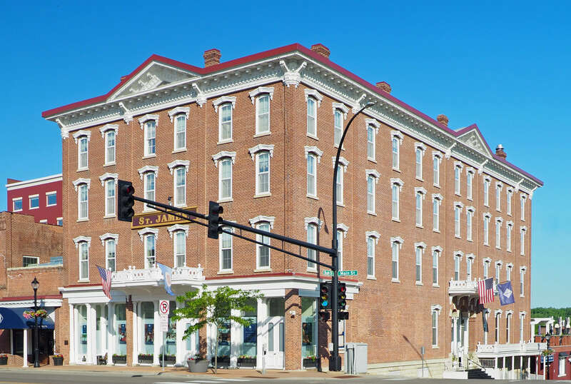 St James Hotel, 406 Main St, Red Wing, Minnesota, USA.  Viewed from the east.  





This is an image of a place or building that is listed on the National Register of Historic Places in the United States of America. Its reference number is