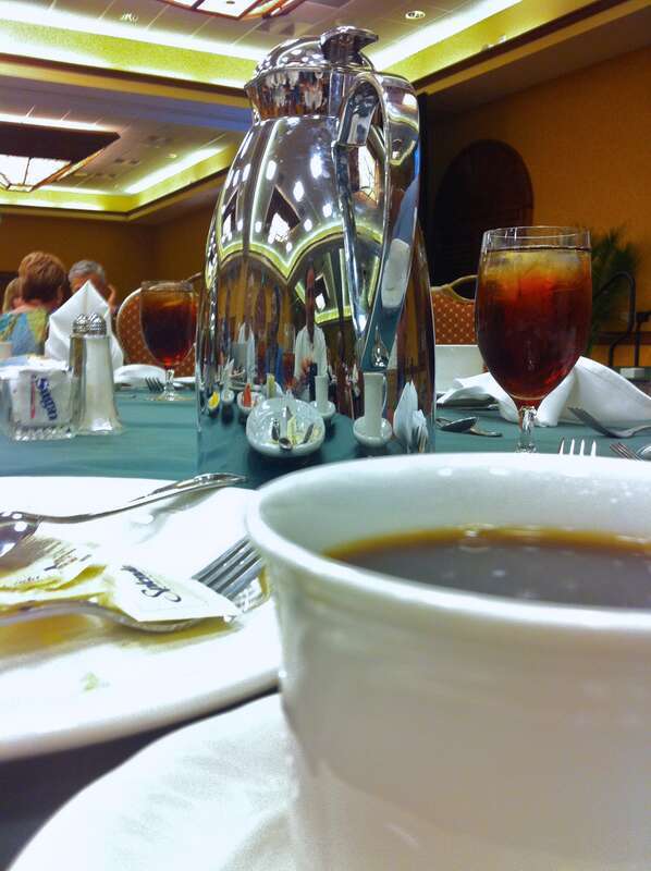 @dailyshoot 
2011/02/22: Make a photograph today that illustrates of the act of waiting. #ds464

Neither coffee or iced tea seemed to be giving the proper jolt this morning.