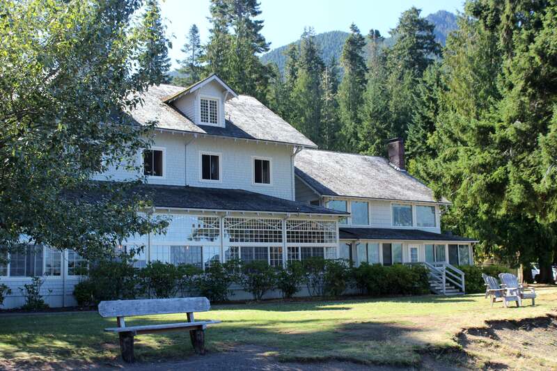 Lake Crescent Lodge. Washington.