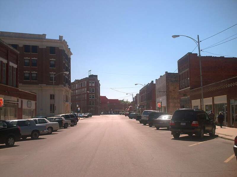 Looking south down KiHeKah Ave. towards the Triangle Building in the Central business district of Pawhuska.