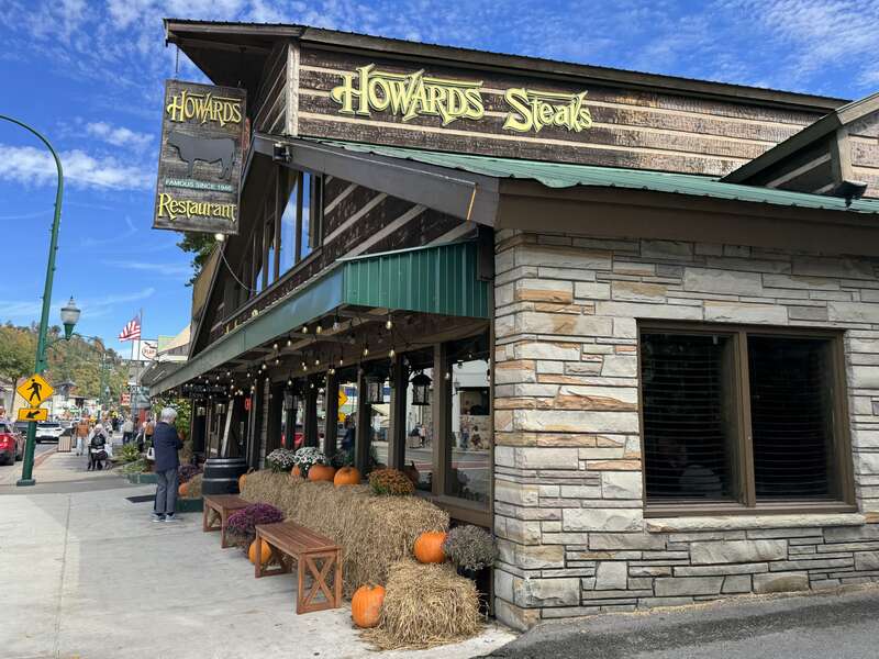 Howard's Restaurant