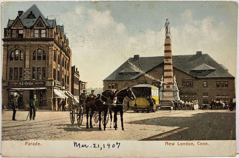 Undivided back postcard of the New London Parade and Union Station, postmarked 1907