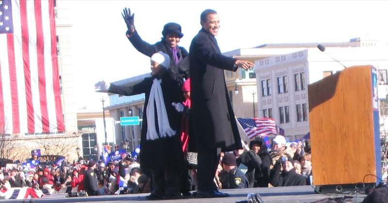 Springfield, Illinois, USA. Barack Obama, his wife Michelle, and daughters. &quot;The Future First Family Waves. Obama's family was on hand for the announcement, and he invited them on stage to wave to the crowd before he began his speech.&quot;