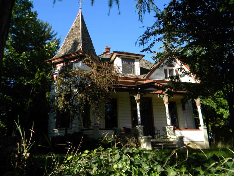 Shoudy House  Second visit.  House was much more visible from the street on return.