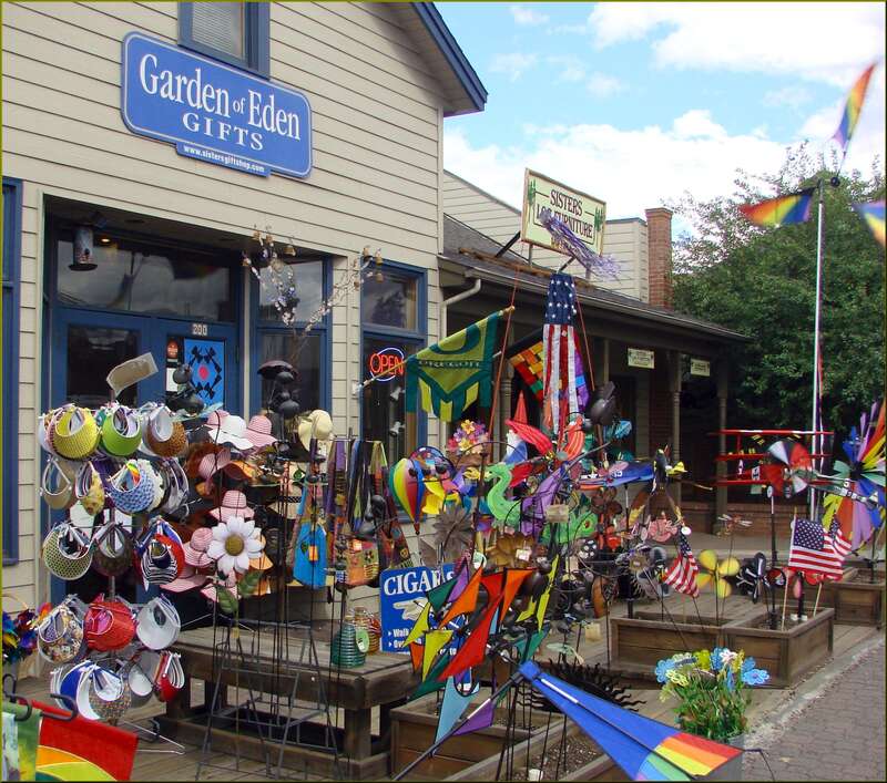(1 in a multiple picture set)
This unusual shop selling wind mills of all sorts is typical of the variety found in Sisters, OR.
