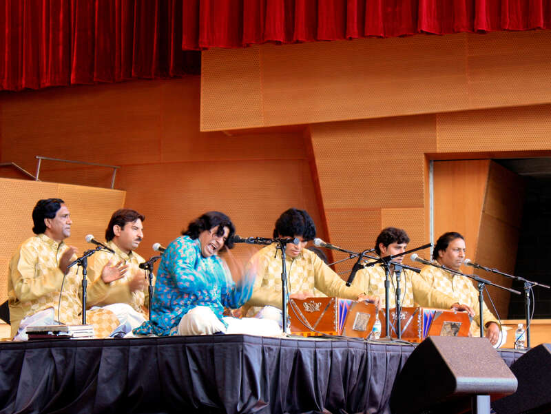 A masterful Qawwali voice, Faiz Ali Faiz entranced the crowd at Millennium Park.