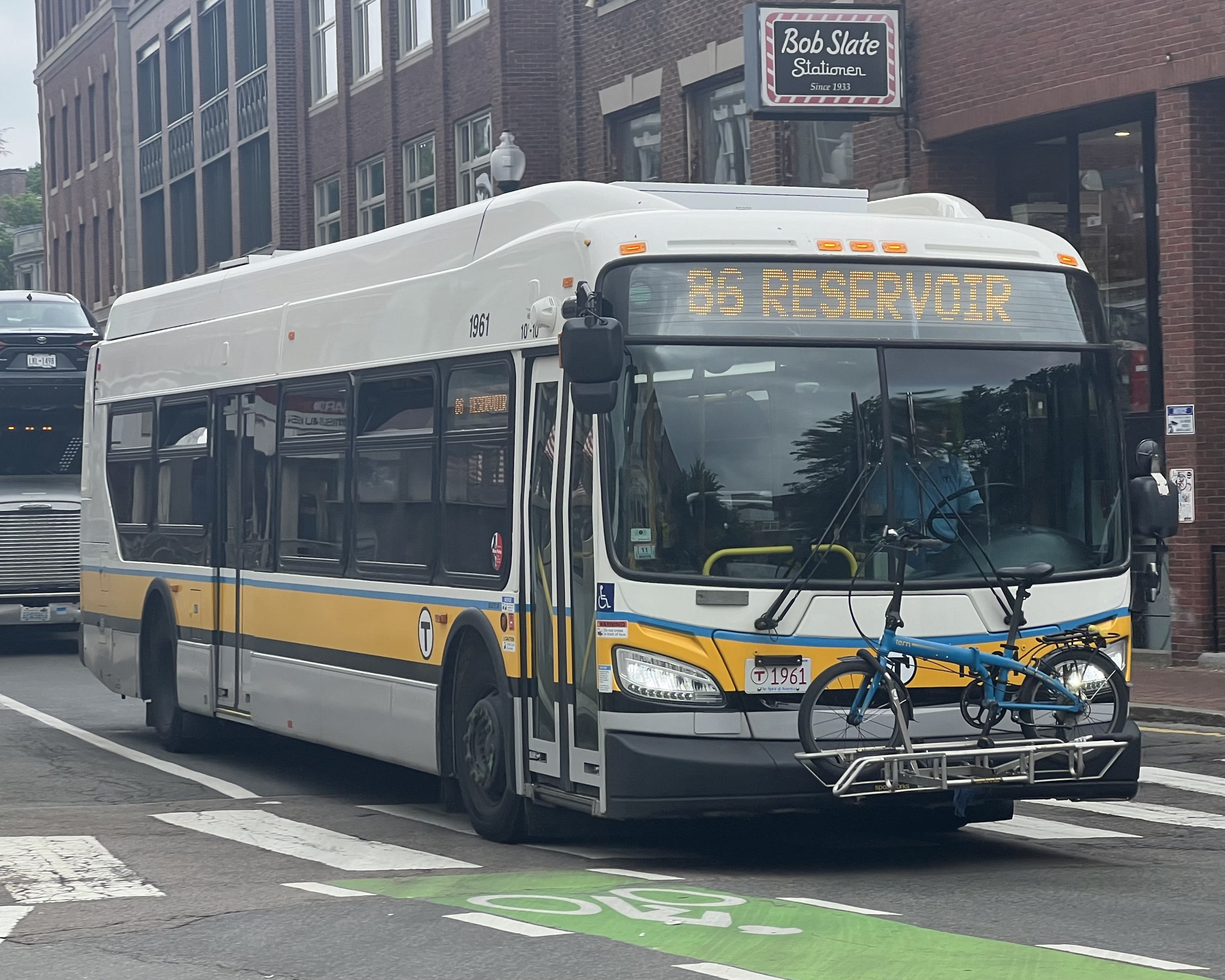 MBTA route 86 bus at Brattle Square in June 2024