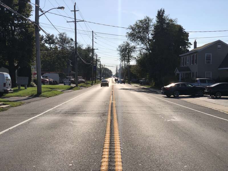 View west along New Jersey State Route 33 (Mercer Street) between Grape Run Road and Summit Street in Hightstown, Mercer County, New Jersey