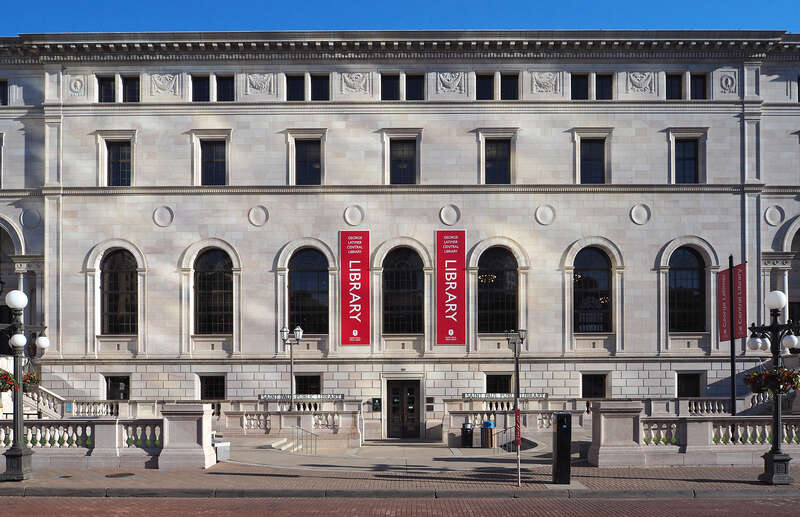 George Latimer Central Library, 90 W 4th St, Saint Paul, Minnesota, USA. Viewed from the north. 





This is an image of a place or building that is listed on the National Register of Historic Places in the United States of America. Its reference