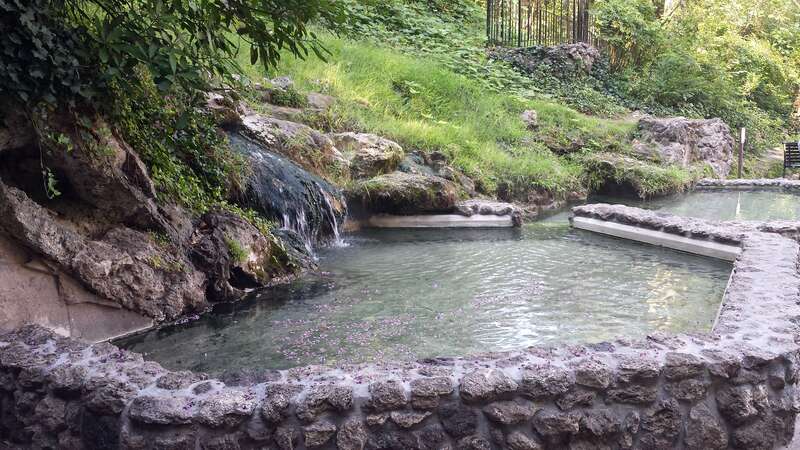 Pool of hot spring water in Hot Springs National Park