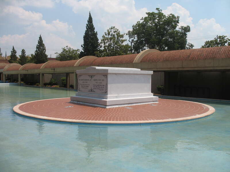 Tomb of Martin Luther King, Jr. &amp;amp; Coretta Scott King