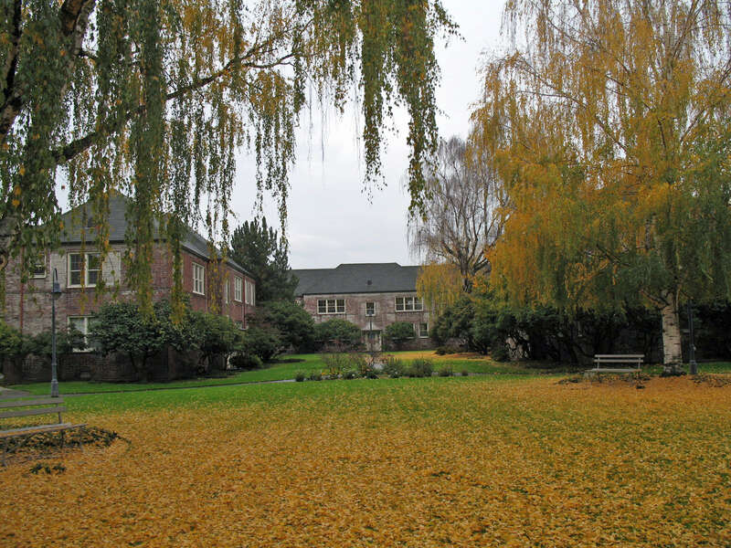 w:National Register of Historic Places listings in Northeast Portland, Oregon.

Parkview Apartments, 1760 NE Irving St, Portland, OR. Photographed October 25, 2009 from the grounds of the complex near NE Irving St. between NE 16th and NE 18th Ave.