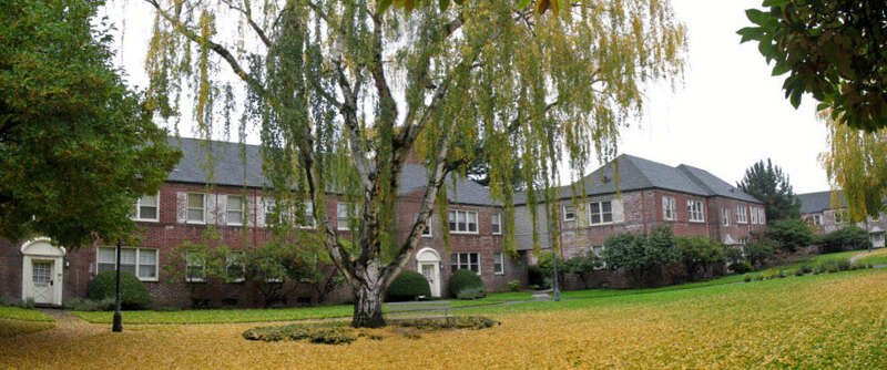 w:National Register of Historic Places listings in Northeast Portland, Oregon.

Parkview Apartments, 1760 NE Irving St, Portland, OR. Photographed October 25, 2009 from the grounds of the complex near NE Irving St. between NE 16th and NE 18th Ave.