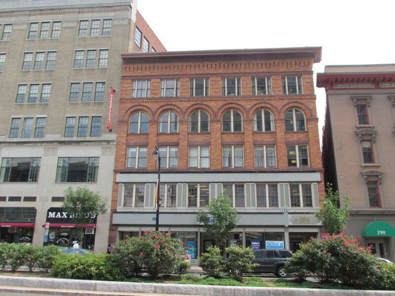 Heublein Building at 196-200 Trumbull Street in the Pratt Street Historic District, Hartford Connecticut. 1896, architect unknown.