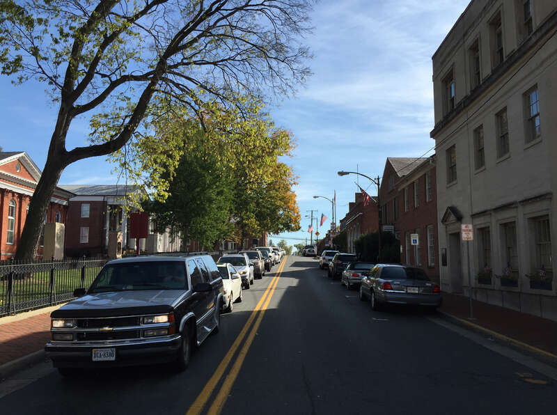View east along Virginia State Route 7 Business (Market Street) at U.S. Route 15 Business (King Street) in Leesburg, Loudoun County, Virginia
