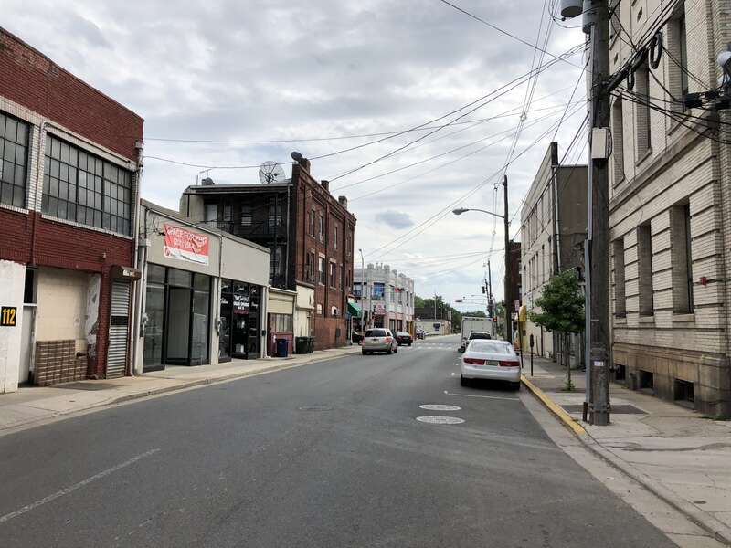 View west along New Jersey State Route 28 (Fourth Street) between Cleveland Avenue and Union County Route 531 (Park Avenue) in Plainfield, Union County, New Jersey