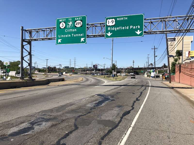 View north along U.S. Route 1 and U.S. Route 9 (Tonnele Avenue) at the junction with New Jersey State Route 3 (Secaucus Bypass) in North Bergen Township, Hudson County, New Jersey