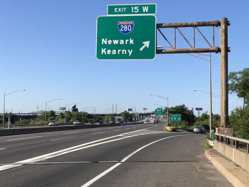 View south along Interstate 95W (New Jersey Turnpike Western Spur) at Exit 15W (Interstate 280, Newark, Kearny) in Kearny, Hudson County, New Jersey
