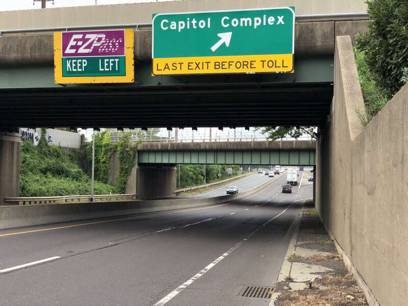 View south along U.S. Route 1 (Trenton Freeway) at the exit for Capitol Complex in Trenton, Mercer County, New Jersey