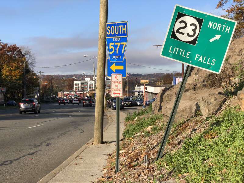 View west along Essex County Route 506 (Bloomfield Avenue) at New Jersey State Route 23 (Pompton Avenue) and Essex County Route 577 (Mount Pleasant Avenue) in Verona Township, Essex County, New Jersey