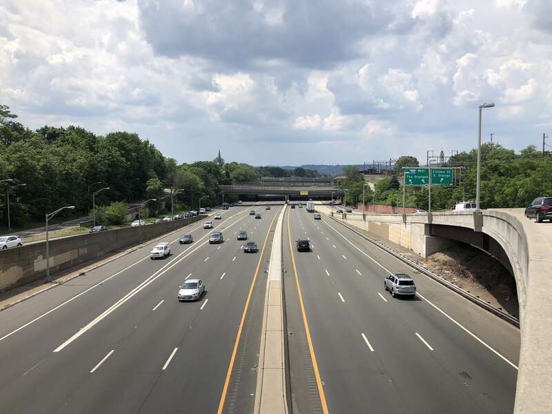 View west along Interstate 280 (Essex Freeway) from the overpass for the ramp from New Jersey State Route 444 (Garden State Parkway) in East Orange, Essex County, New Jersey