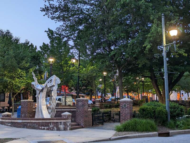 Downtown - Deco Gecko Sculpture