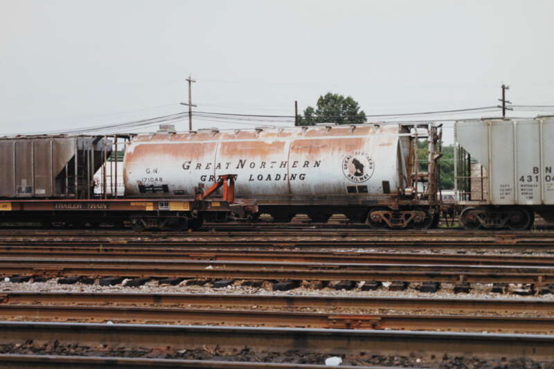 BN, Clyde Yard, Chicago area, Railroad rolling stock, 1987; digital copy of print. Complete indexed photo collection at WorldHistoryPics.com.