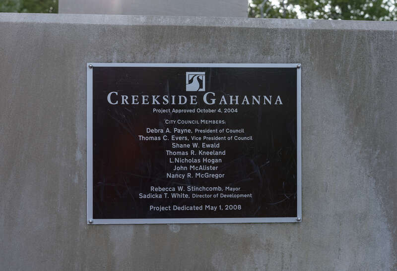 A plaque commemorating the dedication of Creekside Gahanna on May 1st, 2008.