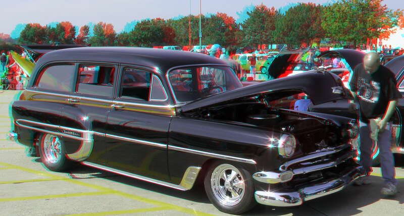 View with 3D red/cyan glasses.