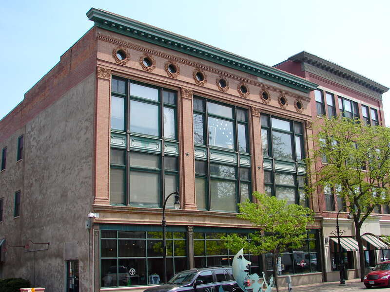 Peoples National Bank Building-Fries Building on the NRHP since November 22, 1999. 1729–1731 and 1723-1727 2nd Avenue, Rock Island, Illinois. Fries Building to the left, Peoples National Bank to the left. Two adjoining commercial buildings in