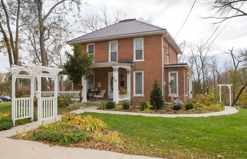George W. and Mary J. (Maxwell) Robinson House