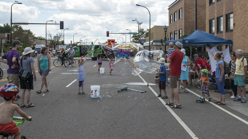 Minneapolis, Minnesota
August 7, 2016
Open Streets Minneapolis temporarily closes major thoroughfares to car traffic and opens them up for walking, biking, skating, and other active transportation. One goal is giving Minneapolis residents an