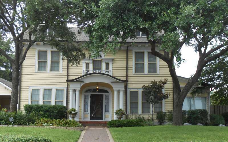 Guy Mitchell House, 402 W. Goodwin Street, Victoria, Texas