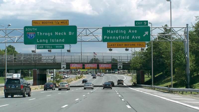 Southbound I-295 before the outrageous $5 toll for the Throgs Neck Bridge.