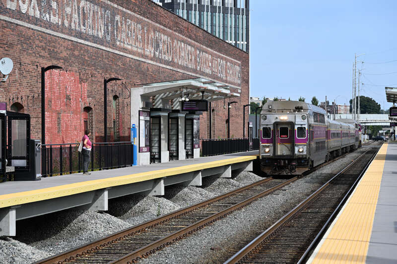 An inbound train at Chelsea Station in September 2024