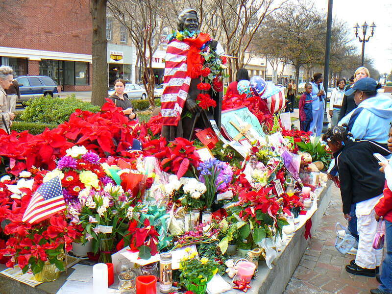 w:James Brown Memorial, Augusta, Georgia.