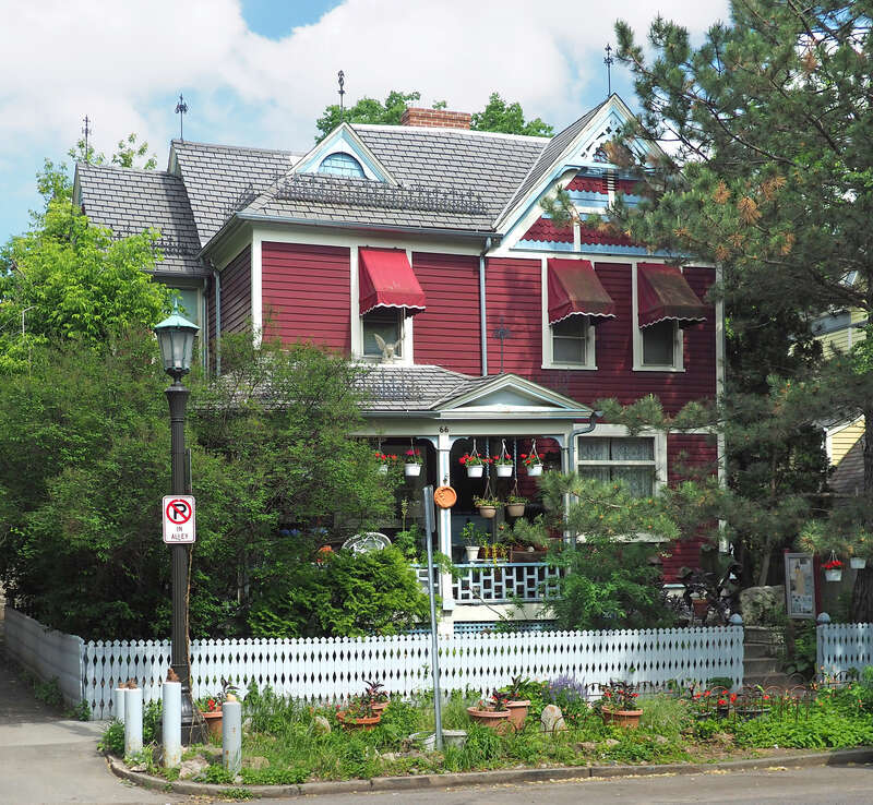 Julian H. Sleeper House, 66 St Albans St S, St Paul, Minnesota, USA.  Viewed from the west-northwest.