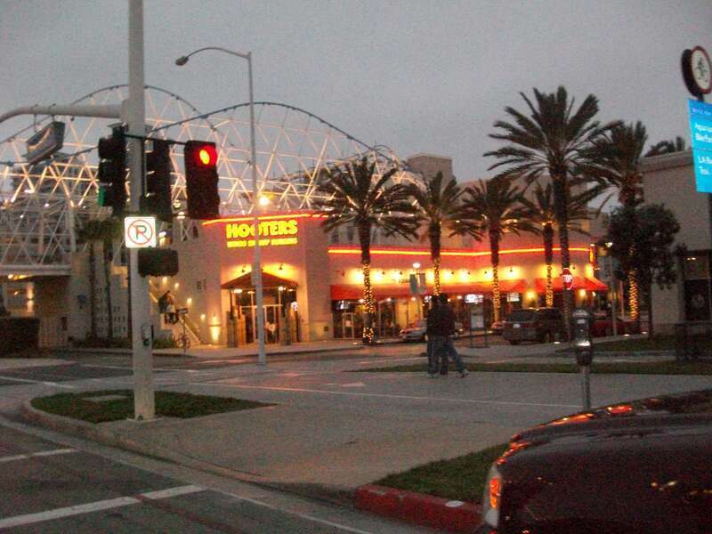 Long Beach Hooters
