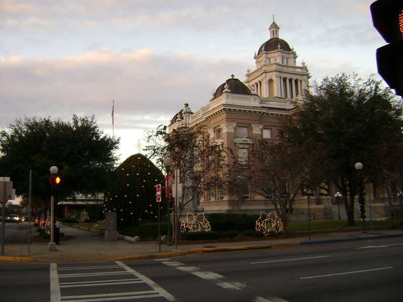 Lowndes County Courthouse, Christmas 2012 3