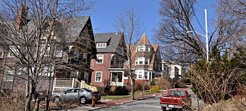 A photograph of Hillside Avenue in the w:Hillside Avenue Historic District of Medford, Massachusetts.