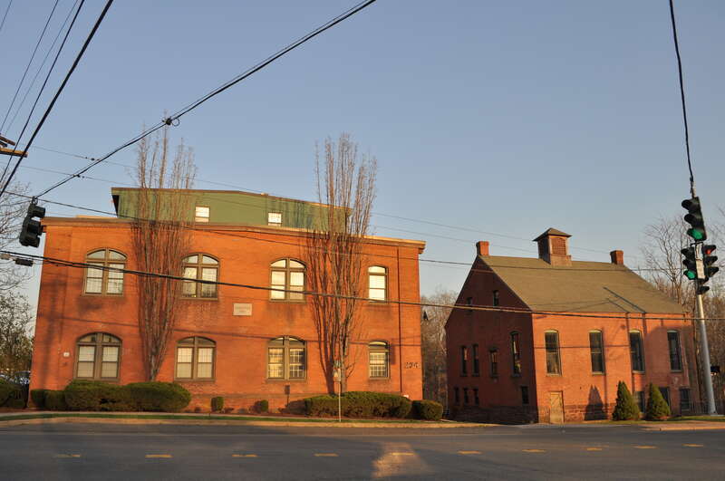 Mill B (left, built in stages 1901-1912) and Mill A (right, built 1814), Wilcox, Crittenden Mill, South Main, Middletown, Connecticut, USA. Now condominiums.
