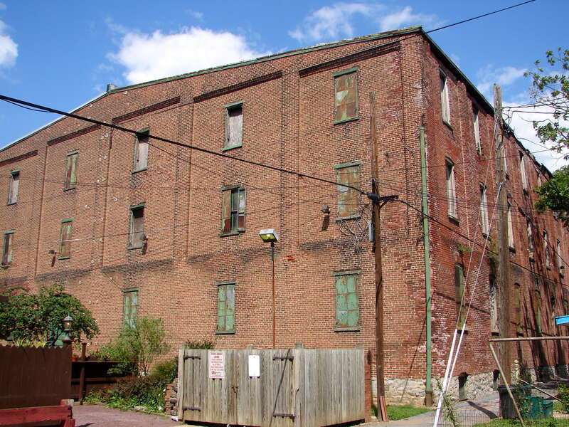 David H. Miller Tobacco Warehouse on the NRHP since September 21, 1990. At 512 North Market Street in the Stadium District of Lancaster, Pennsylvania.
Part of the NRHP Multiple submission for building in the tobacco industry in Lancaster.