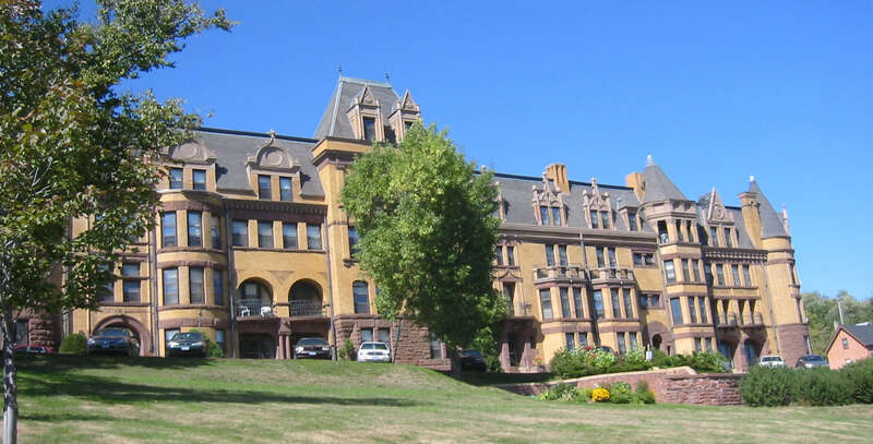 w:Munger Terrace in w:Duluth, Minnesota, listed on the w:National Register of Historic Places.