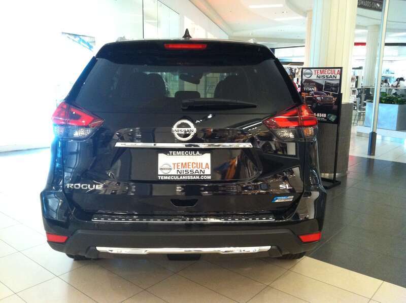 Nissan Rogue 2017 CUV Hybrid Back.