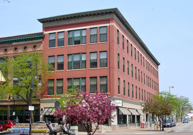 Peoples National Bank Building-Fries Building on the NRHP since November 22, 1999	1729–1731 and 1723-1727 2nd Ave., Rock Island, Illinois.  Fries Building to the left, Peoples National Bank to the left.	Two adjoining commercial buildings in downtown