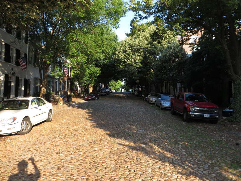 Alexandria (formerly Belhaven and Hunting Creek Warehouse) is an independent city in the Commonwealth of Virginia. As of the 2010 census, the population was 139,966, in 2013, the population was estimated to be 151,218. Located along the Western bank