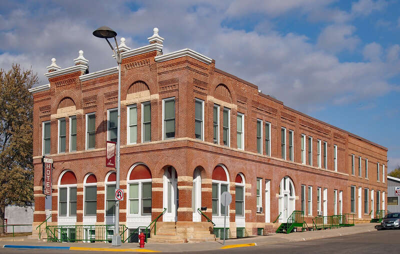 Slade Hotel, Adrian, Minnesota, USA 





This is an image of a place or building that is listed on the National Register of Historic Places in the United States of America. Its reference number is 75000999.