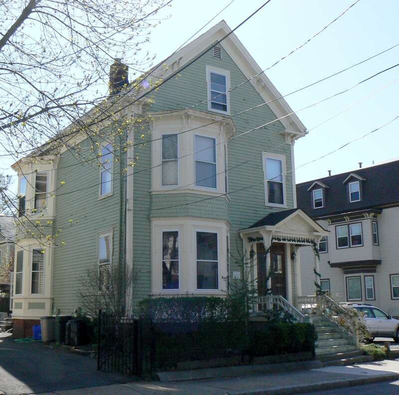A photograph of the historic House at 10 Arlington Street in Somerville, Massachusetts.