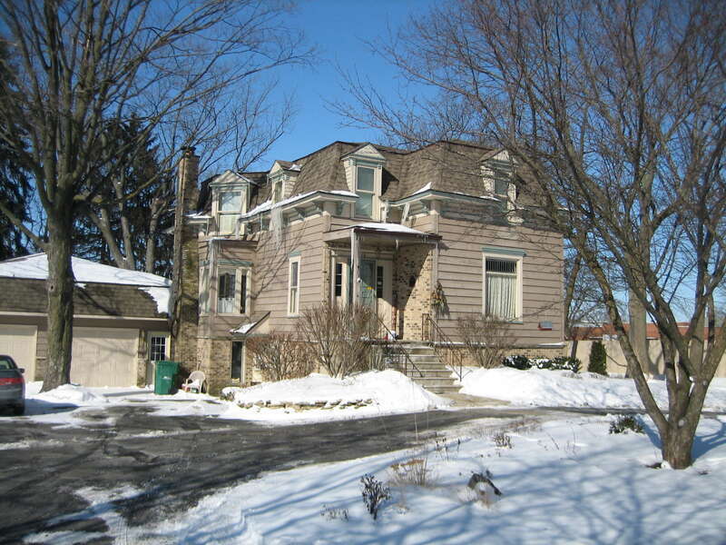 719 Somonauk St, Sycamore, Illinois. Sycamore Historic District, National Register of Historic Places.