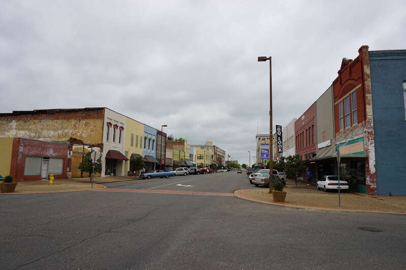 Broad Street in Texarkana, Arkansas (United States).